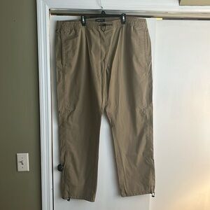 Men’s Signature Levi Strauss jogger style pants, size XXL